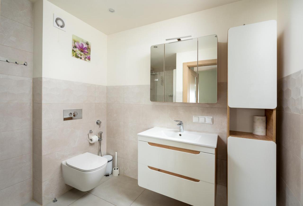 Апартаменты Apartament Albatros 75M Z Ogrodkiem Варшава Экстерьер фото